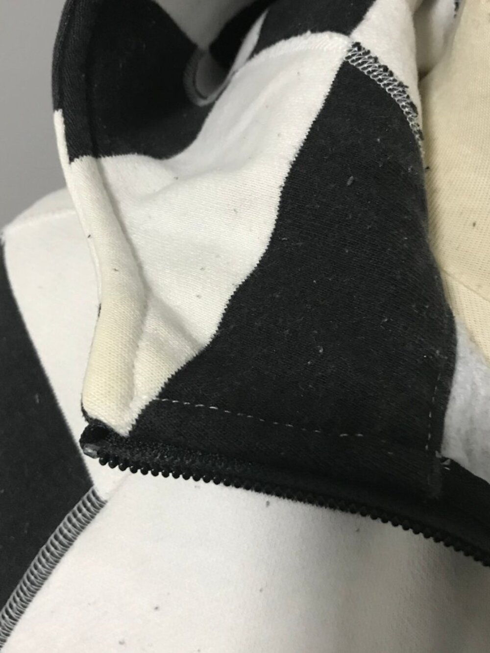 Lululemon Black & White Striped Scuba Hoodie size 6 *READ* - Picture 5 of 7